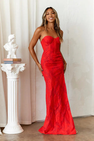 Amazing The Crowd Maxi Dress Red